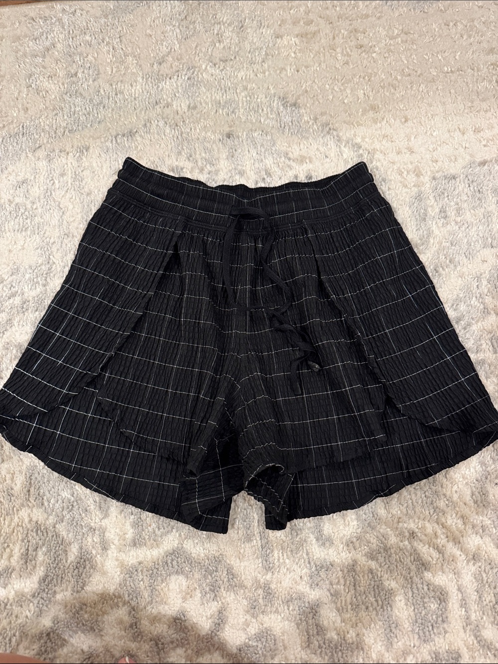 Lululemon black flowy shorts